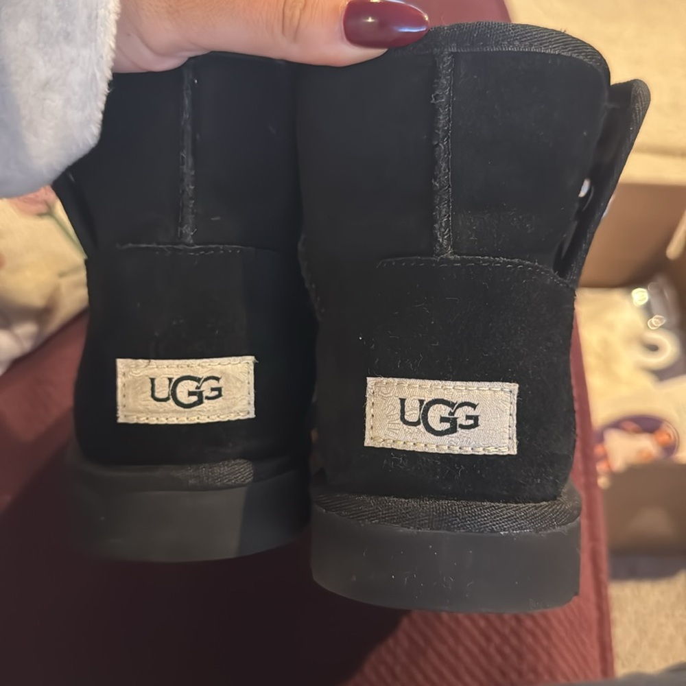 Uggs - image 3